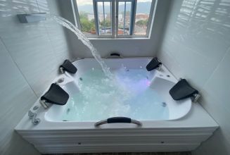 jacuzzis en el poblado